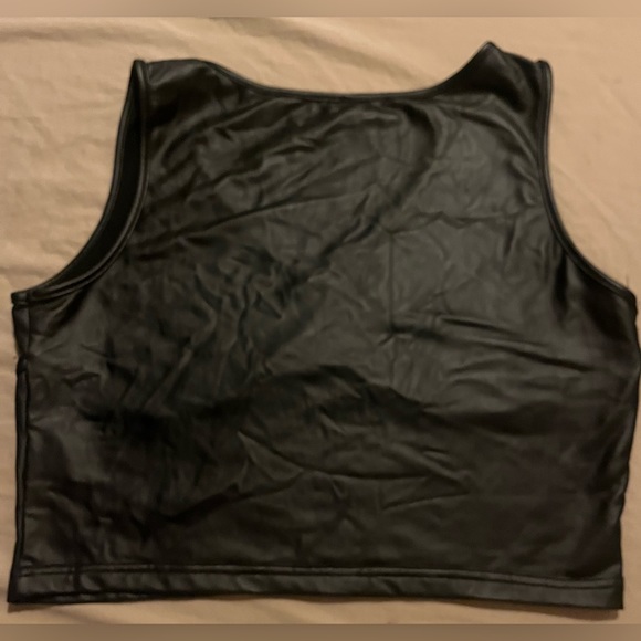 Shein Black crop Top - Picture 2 of 3